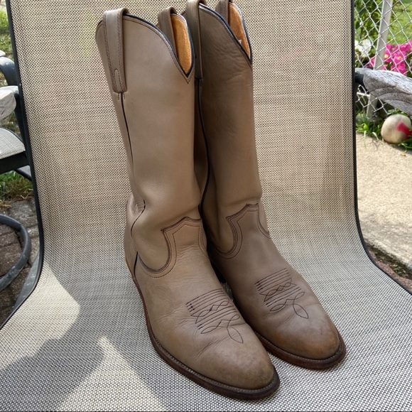 Frye Shoes - VINTAGE FRYE BOOTS